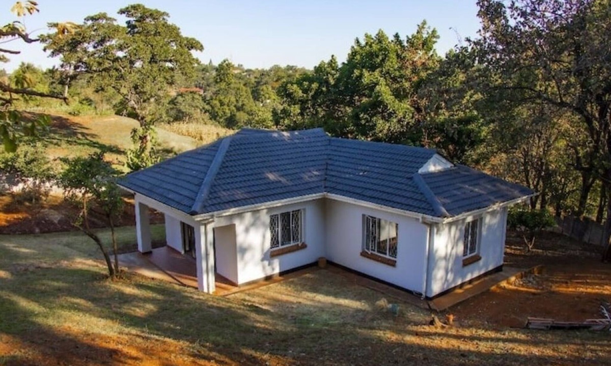 Harare East House | Mountain View 2 Bedroom House Holiday Home