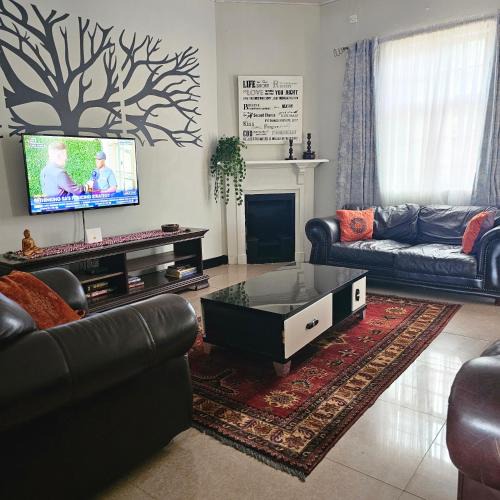 Livingstone House | Mukamba Holiday Accommodation