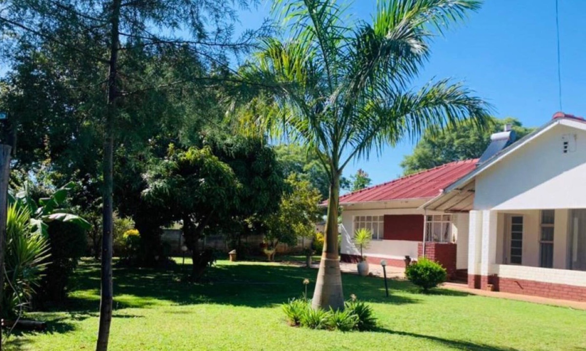 Bulawayo Apartment | Neat 3 bed in Famona - 2154