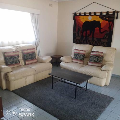 Harare House | Neat and cosy cottage with pool - 2103