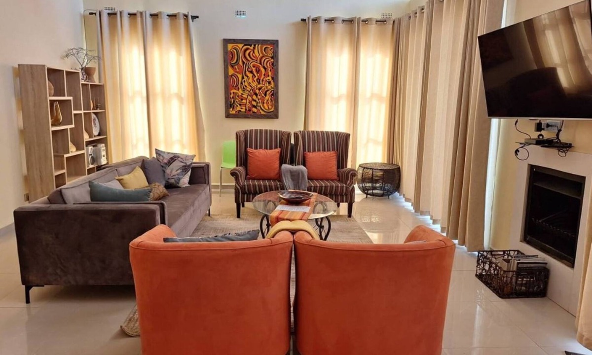 Harare House | New, modern, airy 3 bed Home,Monavale Strathaven