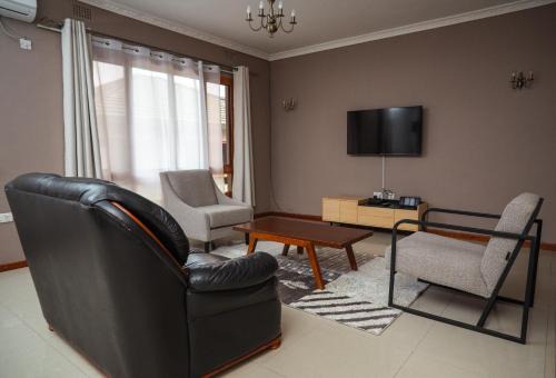 Lusaka Apartment | Niza Homes, Pool, No Blackouts & Walk to Munali Mall