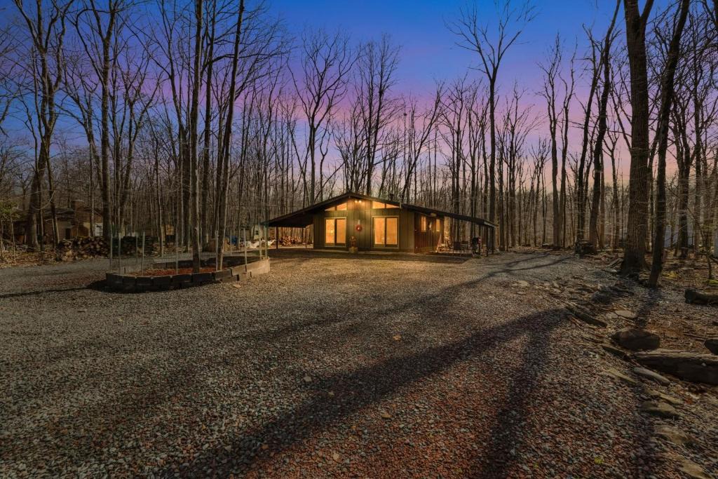 Locust Lake Village House | Nostalgic & Cozy Cabin- Steps to Pines Lake! Pet Friendly! cabin