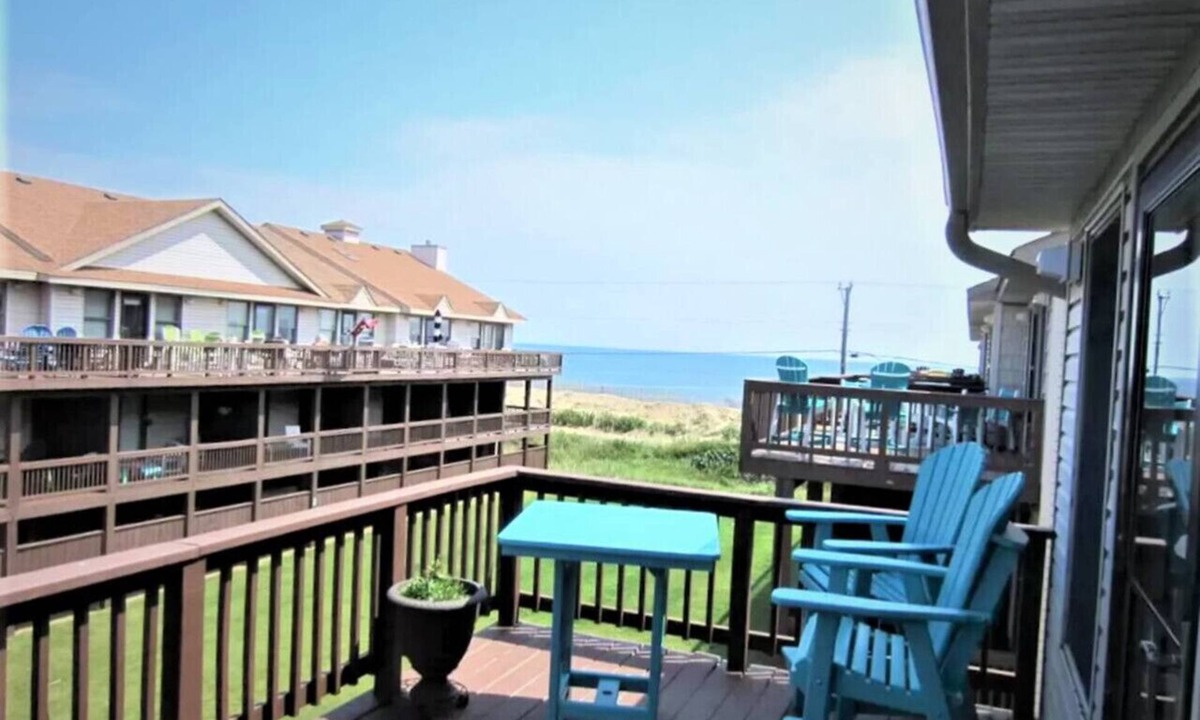 Kitty Hawk Villa | Ocean View End-Unit Townhome | Steps to Beach | Pool, Bikes & More