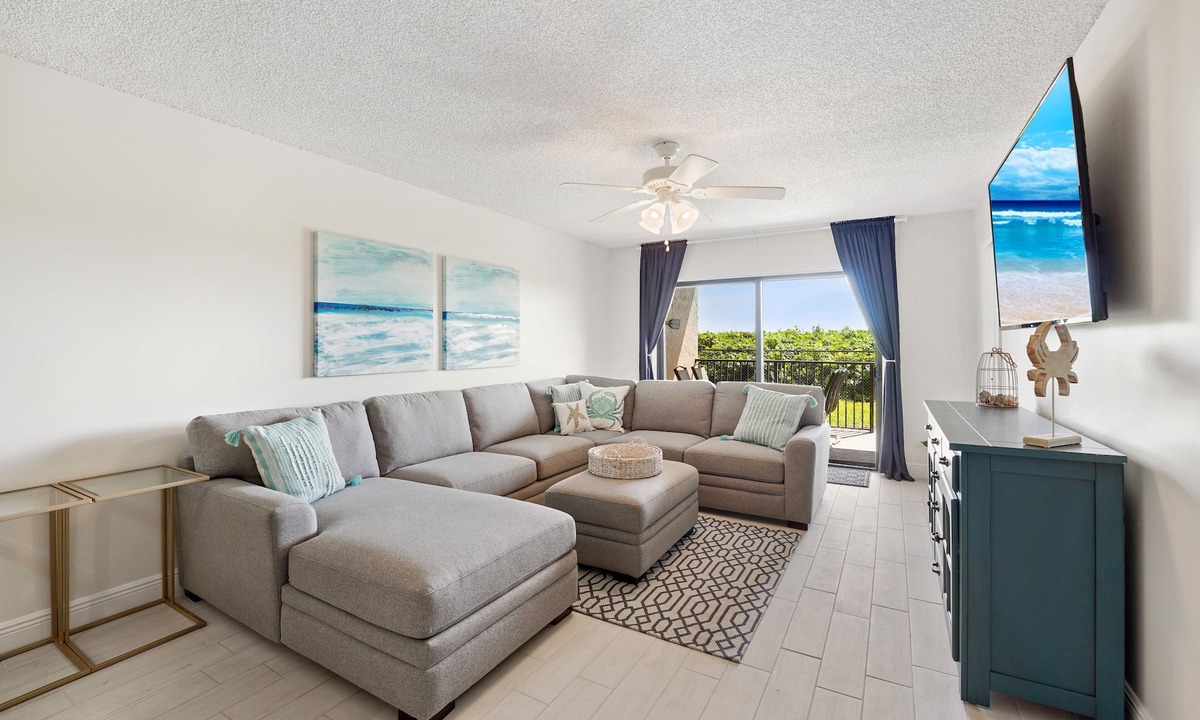 Chandler Park Condo | Oceanfront Getaway: Book Today!
