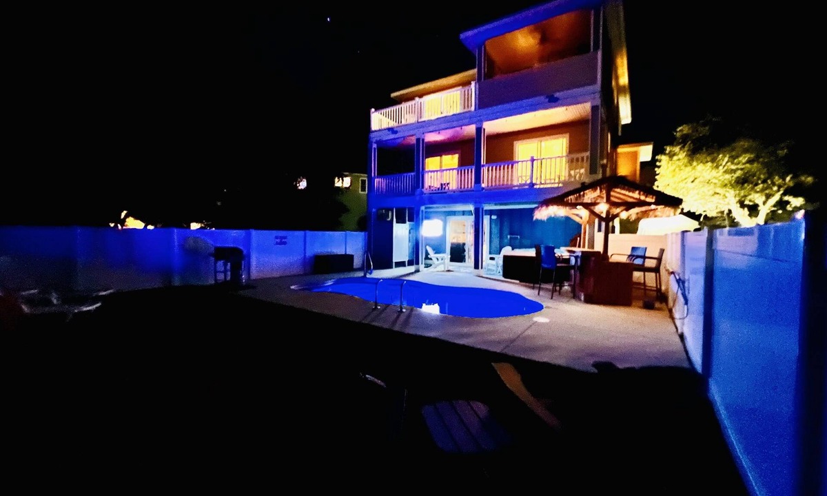 Whalehead Beach House | Oceanside,Pool,Spa,PinBall,7MinWalk2Beach&Sound New