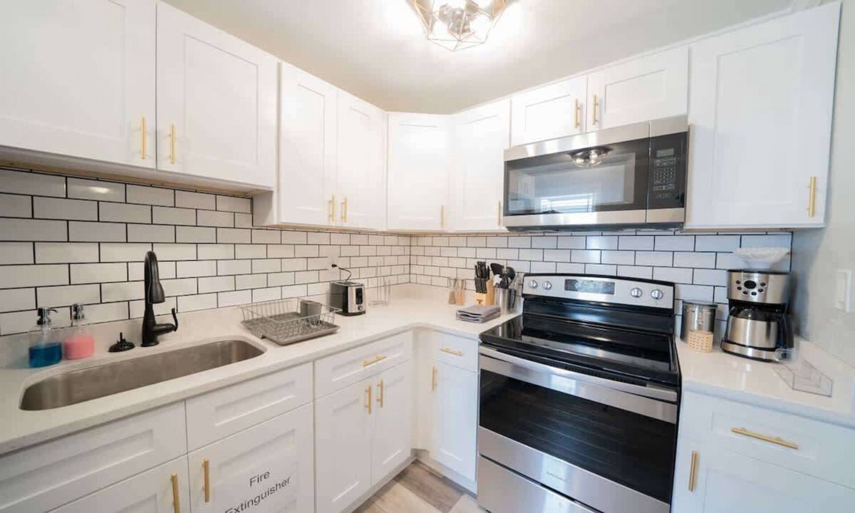 East Ocean View Apartment | OV Mosaic - Topaz Suite