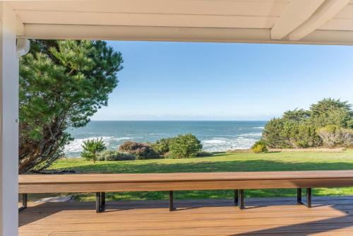 Albion House | Pacific Seascape