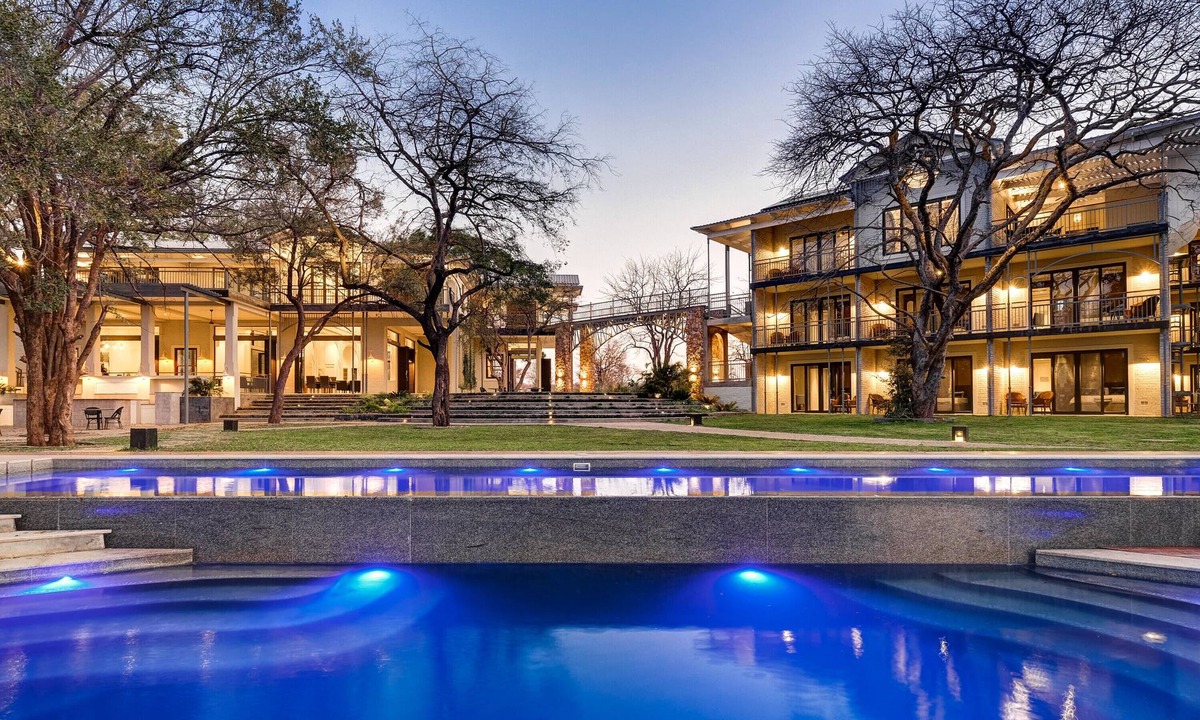 Victoria Falls Hotel | Palm River Hotel