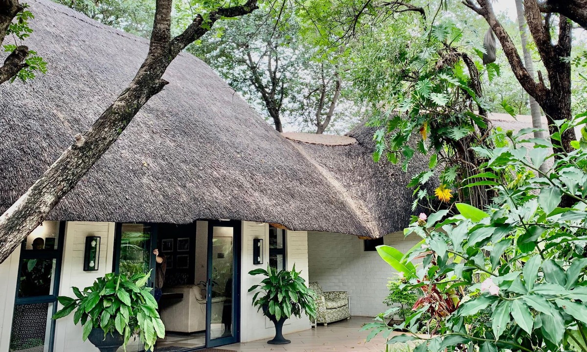 Victoria Falls Cabin | Pamarah Lodge