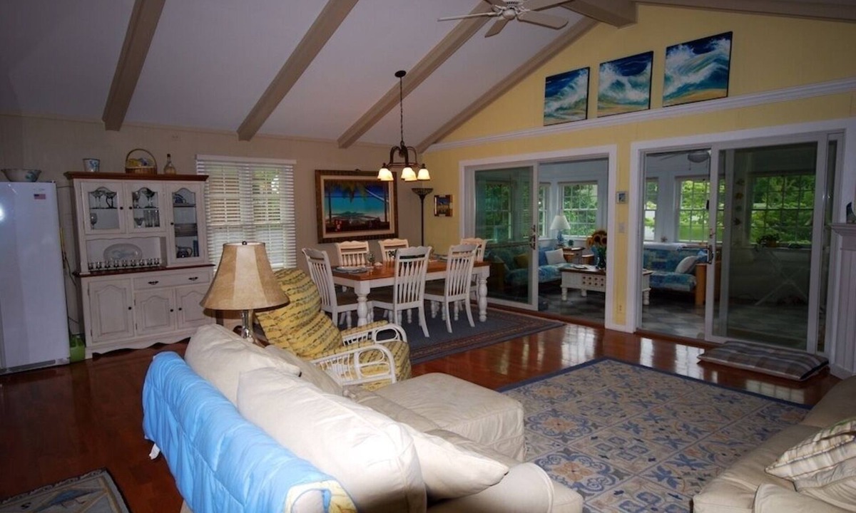 Country Club Estates House | Pet Friendly in Town Rehoboth Beach!