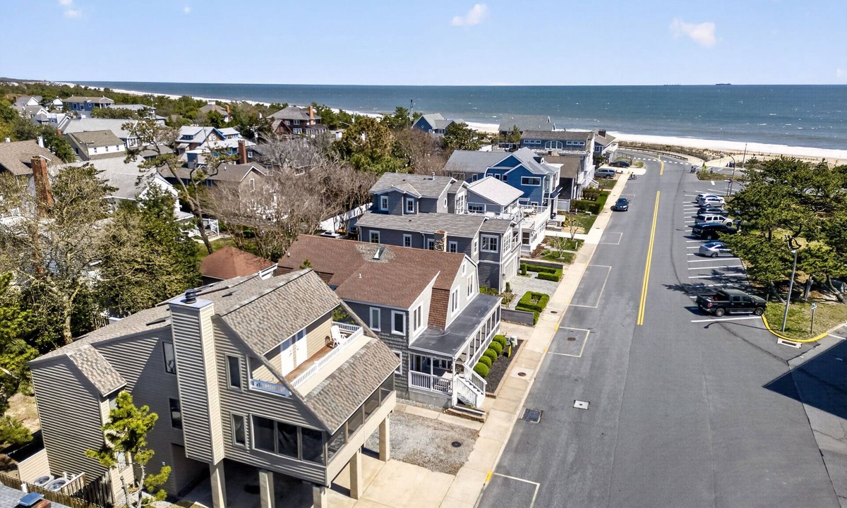 The Pines House | Pet Friendly Steps to the Beach and Boardwalk Downtown Rehoboth Beach