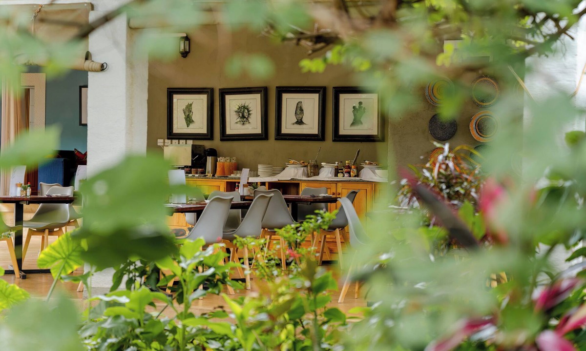 Victoria Falls Cabin | PheZulu Guest Lodge