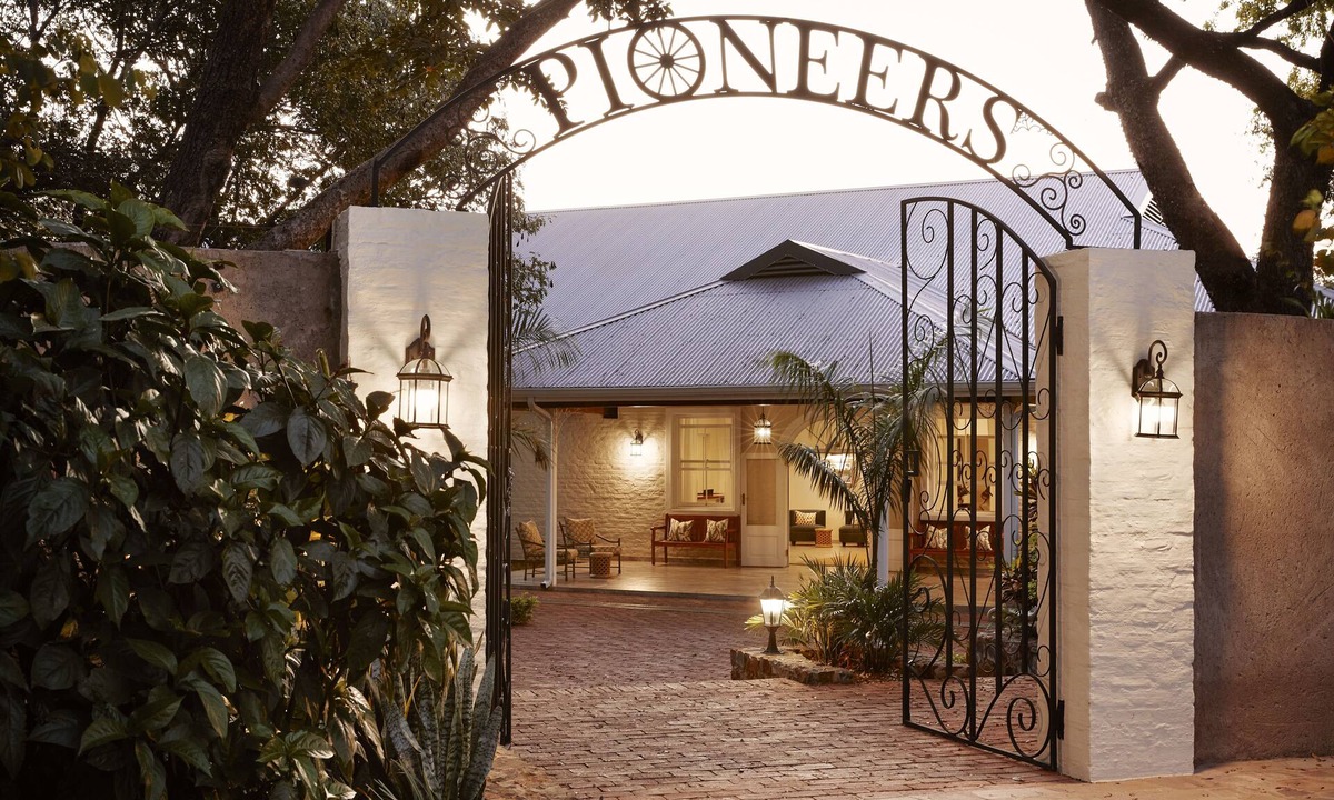Victoria Falls Cabin | Pioneers Lodge