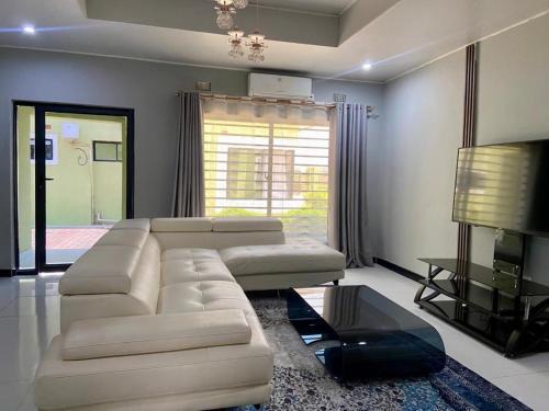 Lusaka Apartment | Pizzaro Flats