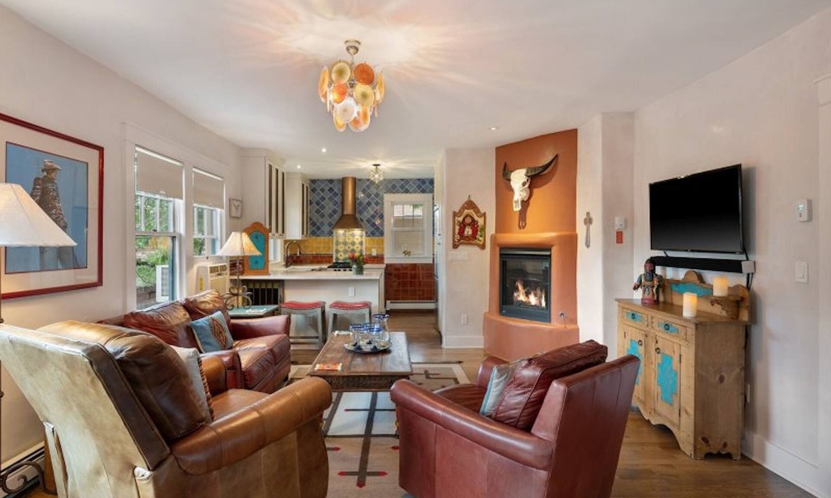 Downtown Santa Fe House | Pristine, art-filled Home 2 blocks to Historic Santa Fe Plaza. Read the reviews!