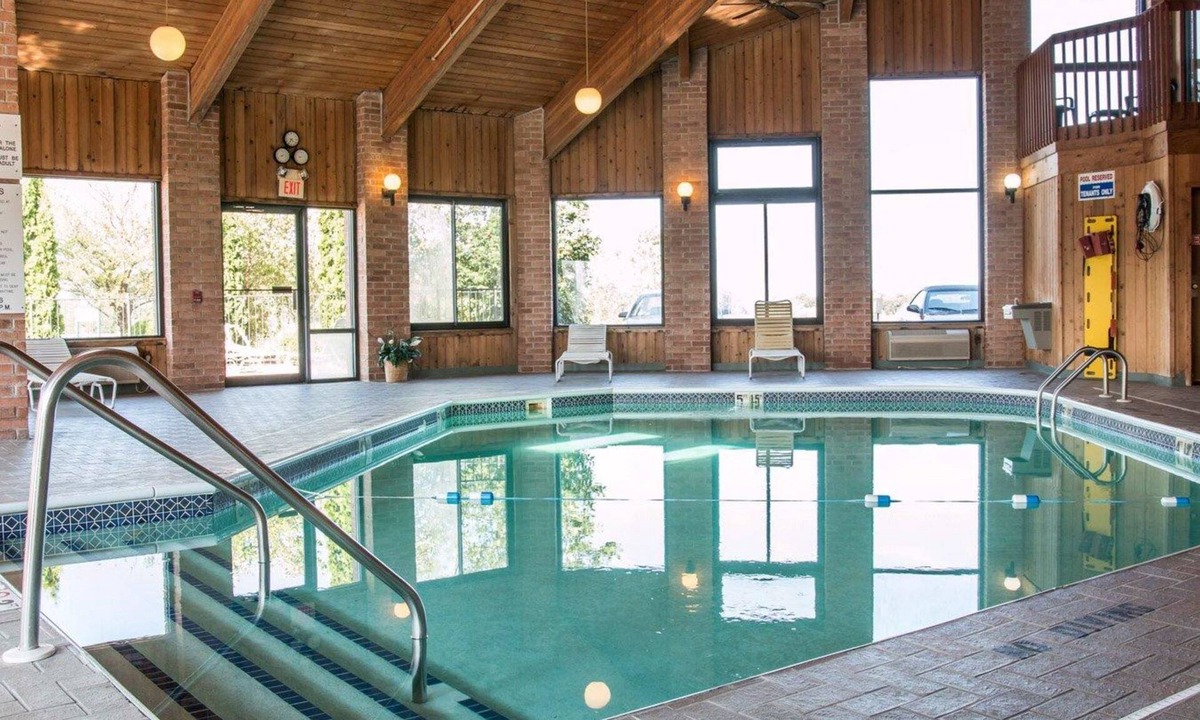 Hudsonville Hotel | Quality Inn Hudsonville South