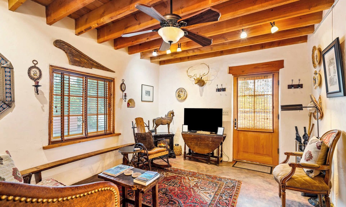 Downtown Santa Fe House | Railyard Adobe, Walk to the Plaza