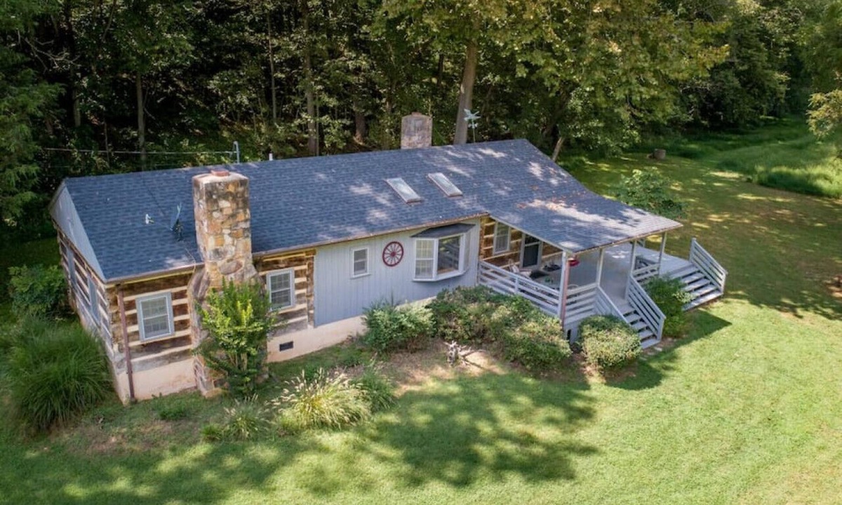 Luray Cabin | Riverfront Cabin! Farm, Kayaks & Trail (BR)