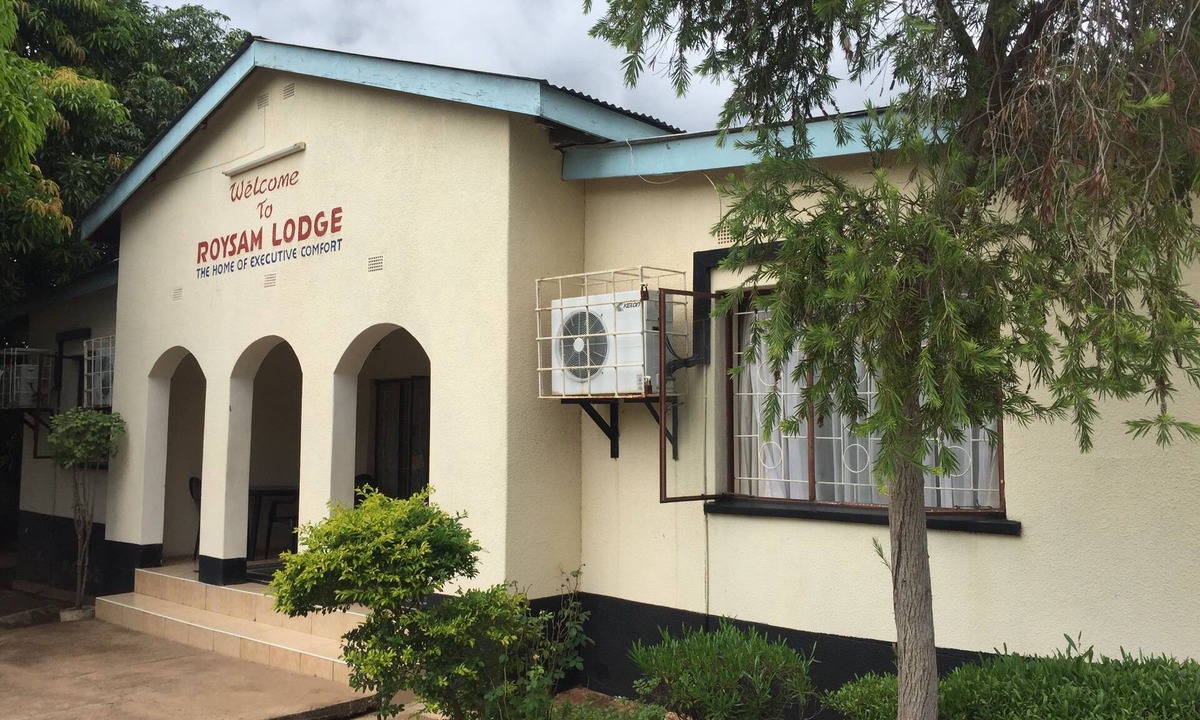 Livingstone Hotel | Roysam Lodge
