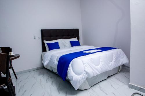 Lusaka Cabin | Salama Blue Lodge