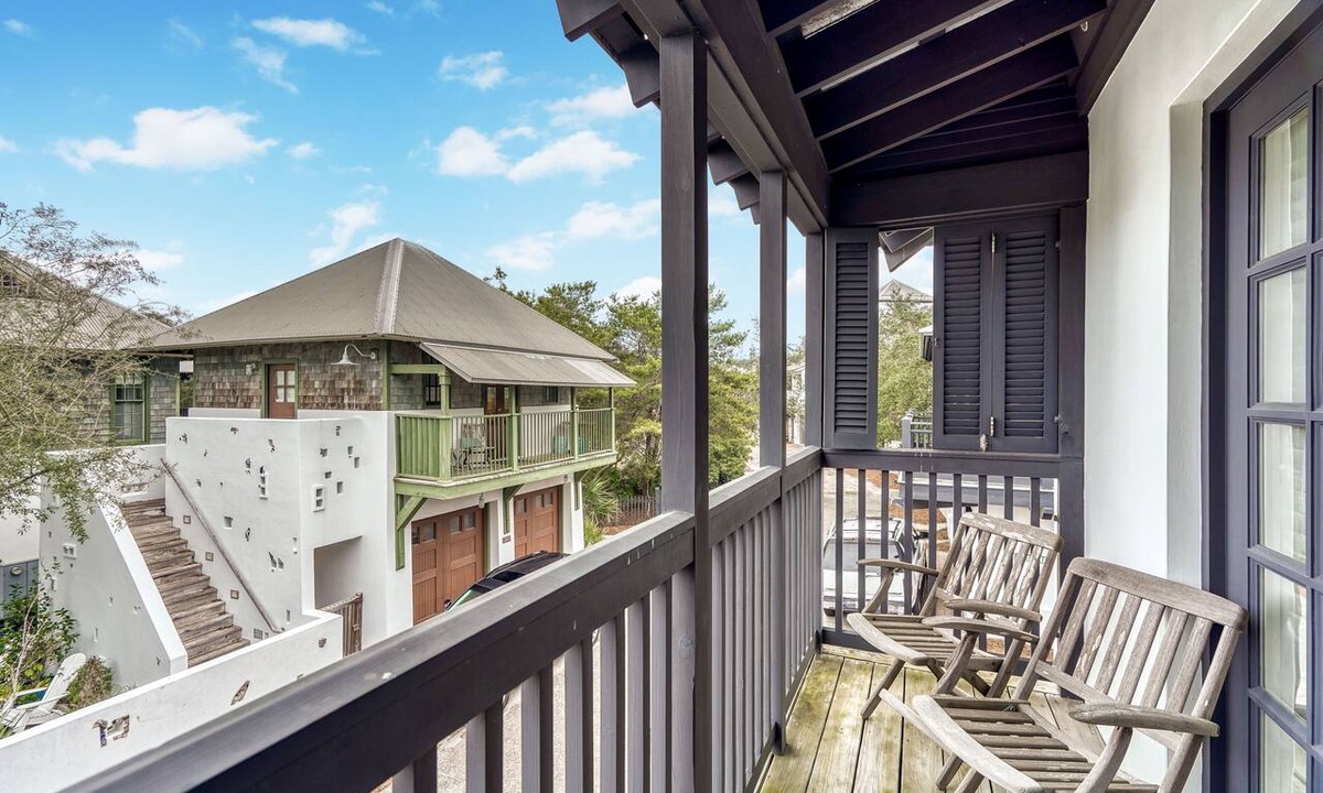 Rosemary Beach Apartment | Sea View Carriage House - Close to Beach/Coquina Pool/Main Street! Free Bikes, Fitness & Tennis!