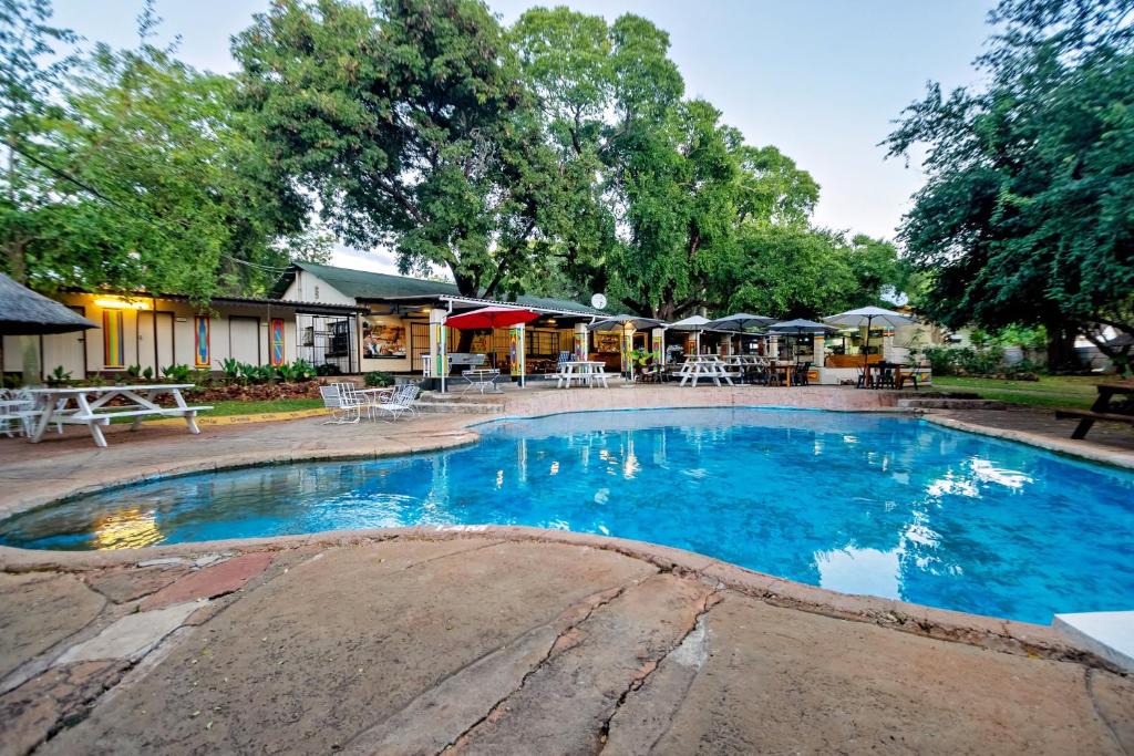 Victoria Falls Hostel | Shoestrings Backpackers Lodge Vic Falls