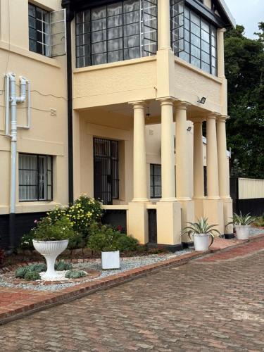 Harare House | Shukuru Guest House