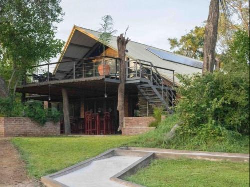 Victoria Falls Cabin | Sian-simba-river-lodge