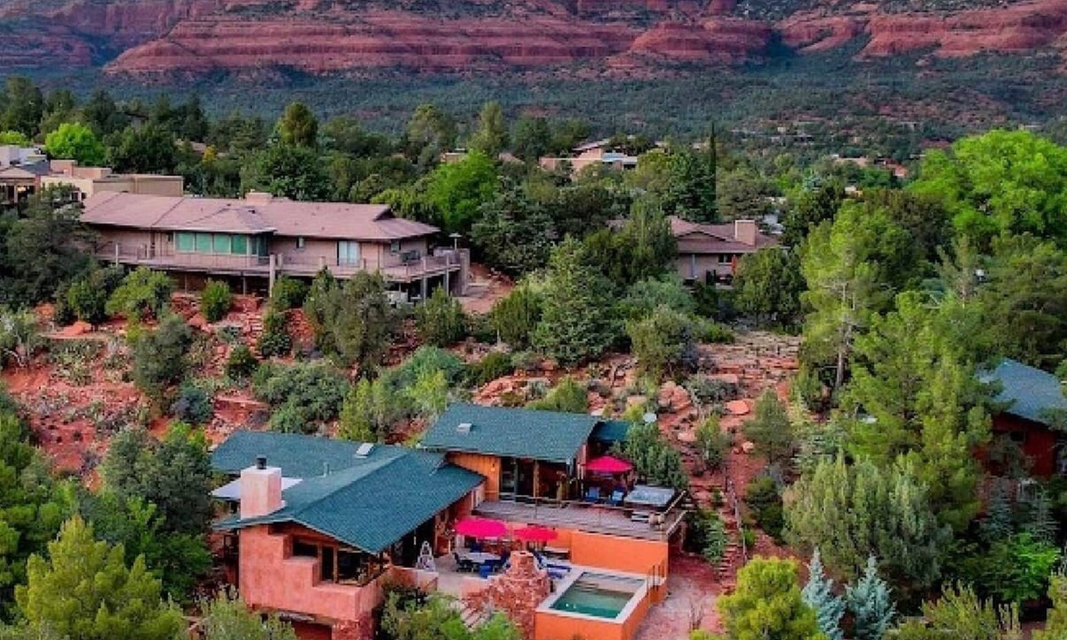 Uptown Sedona House | Silver Sage - World Class Sedona Mountain Views and Hot Tub