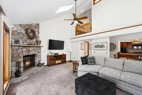 Great Valley House | Ski-In Ski-Out SnowPine Village Townhouse