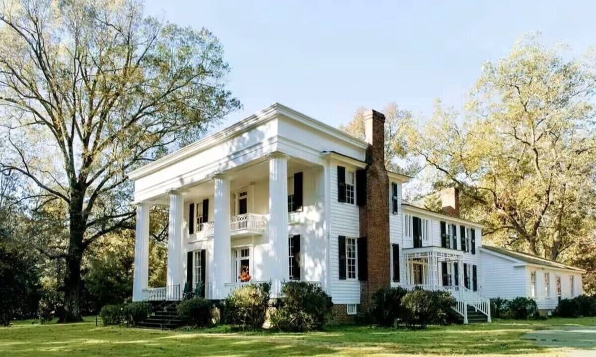 Washington Bed & Breakfast | Spacious 6-bedroom estate in delightful Washington Georgia, central Heating/AC