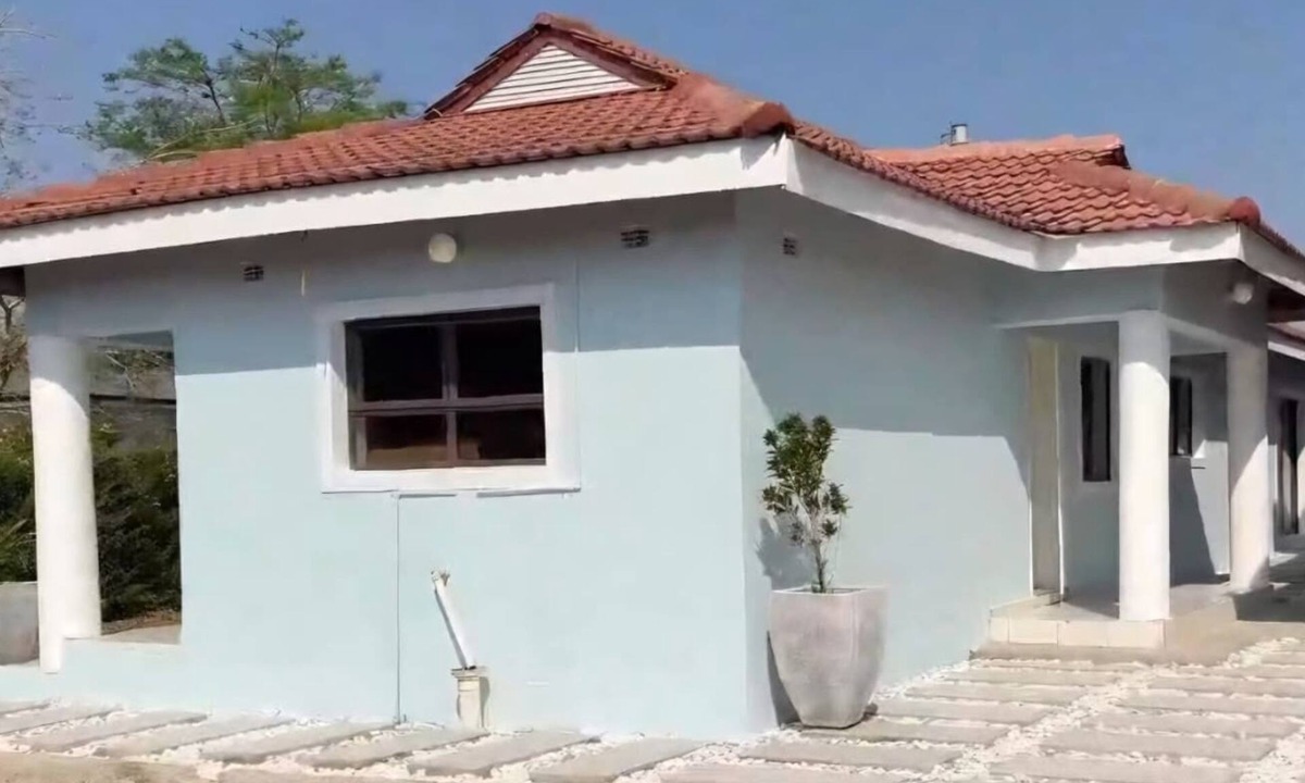 Harare East House | Spacious, bright, inviting 2‑bed home in a secure, affluent neighbourhood.
