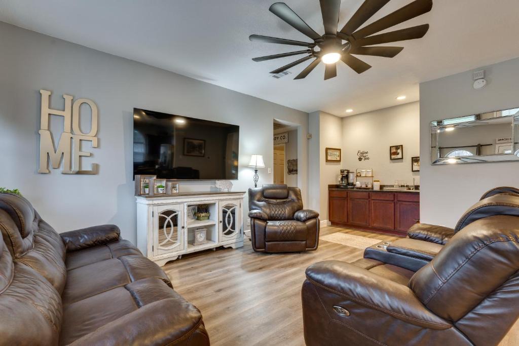 Encino Park House | Spacious Family Home w/Patio in San Antonio!