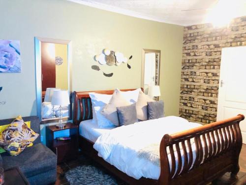 Kwekwe Apartment | Studio in Golden Acres – Kwekwe - 2371