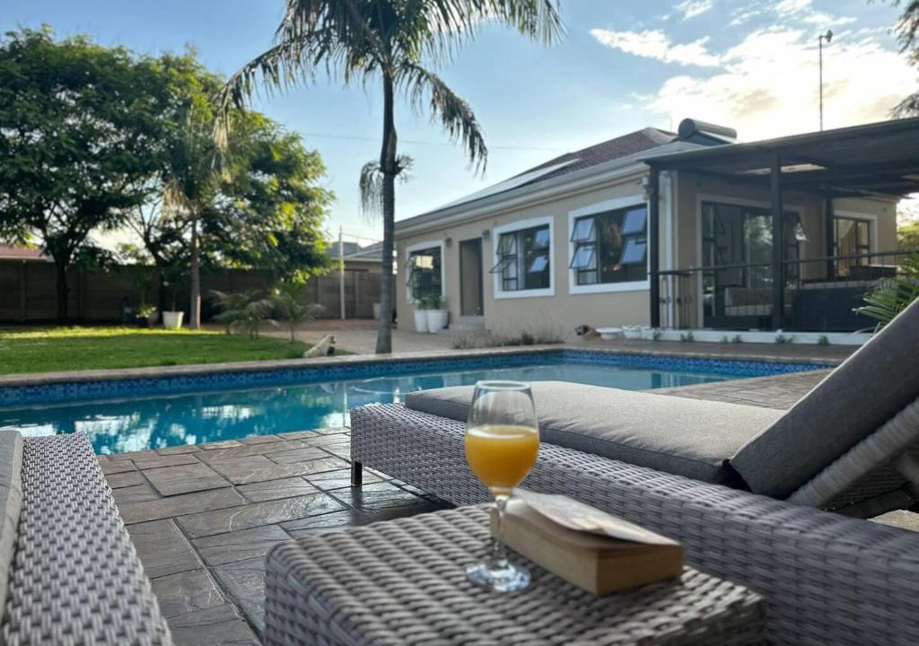 Harare Apartment | Stunning 2 bed with pool - 2275