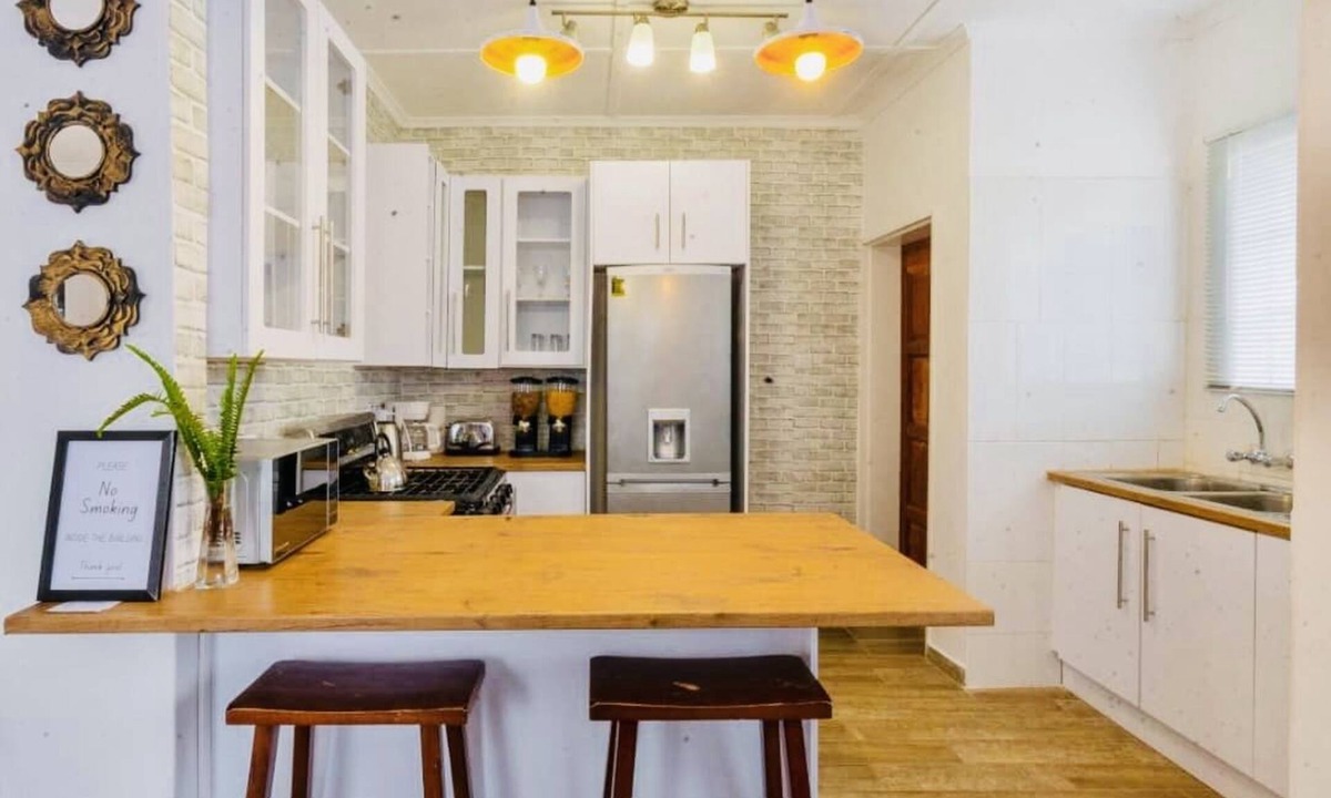 Bulawayo Cottage | Stunning 3 bedroom 3.5 bath cottage in Malindela ,