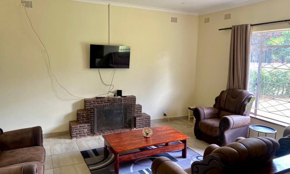 Greendale Apartment | Stylish 3-bedroom guesthouse in Greendale - 2336