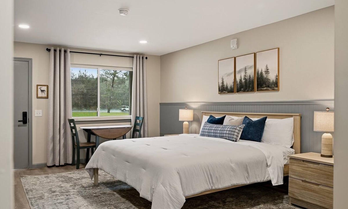 Pocono Lake Hotel | Sullivan Trail Inn and Suites
