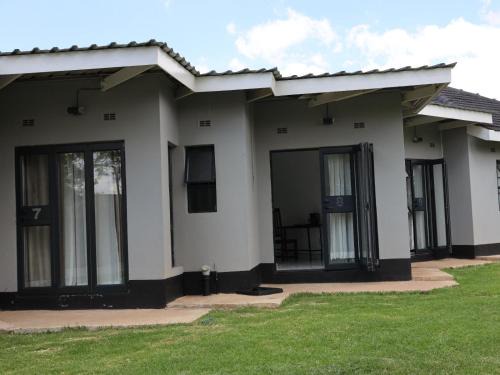Harare Bed & Breakfast | Tambarara Guest Lodge