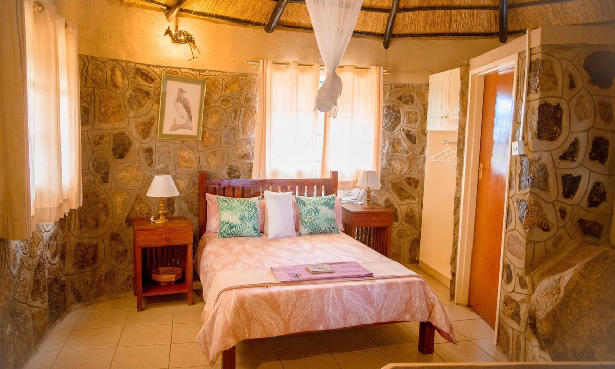 Figtree Villa | Thakgalo Honeymoon Suite - 2211