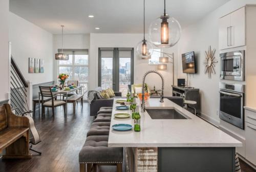 Edgehill House | The New Nashview 4BR Gulch Rooftop Fire Pit