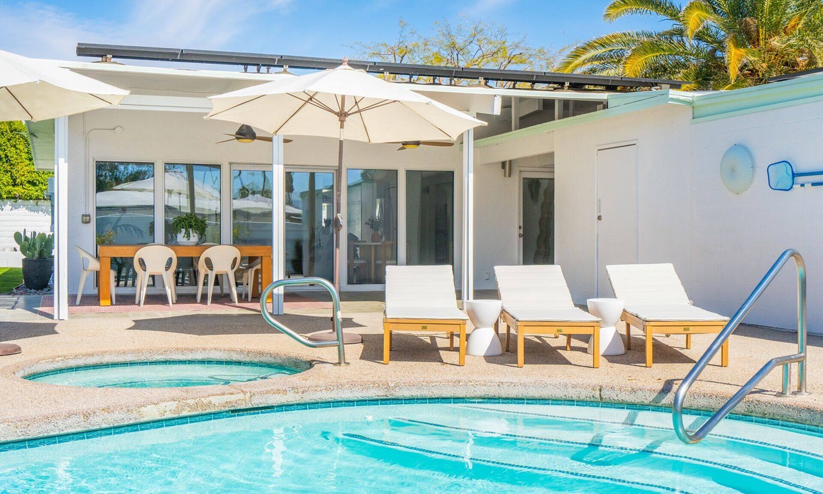Racquet Club Estates House | The North Starr ~ A Modern Luxury Escape