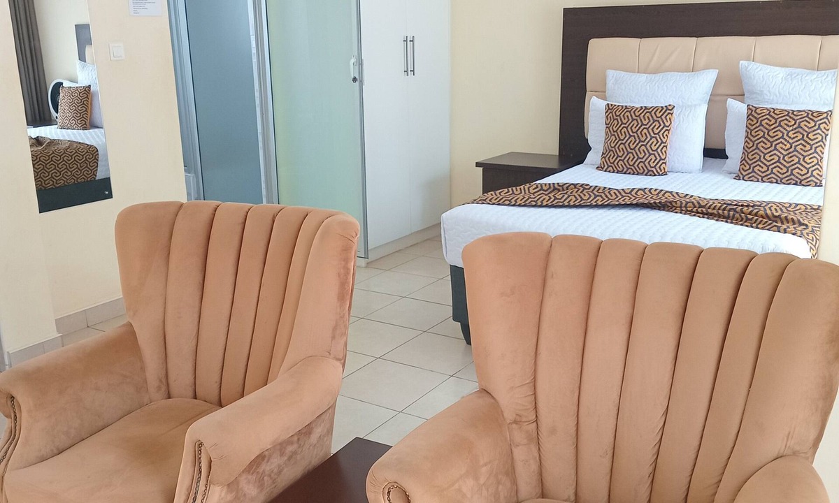 Harare House | The Village Cottages