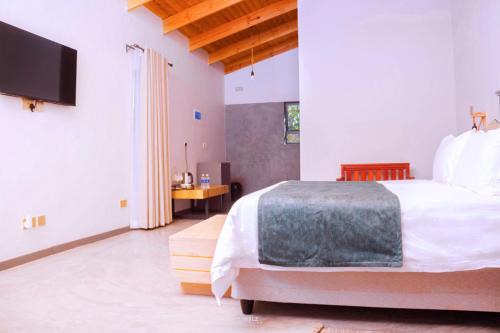 Chinhoyi Cabin | The Woodlands Retreat