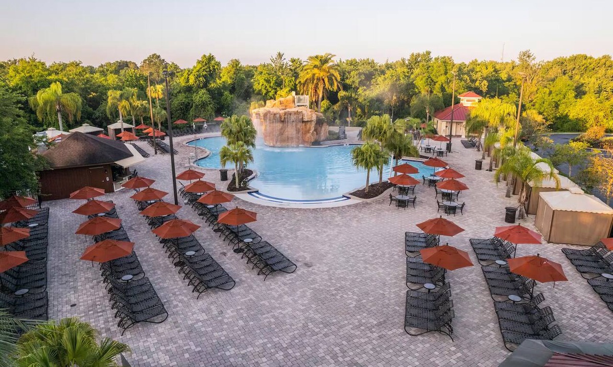 West Kissimmee Hotel | Thoughtfully Designed for Relaxing and Memorable Stays! Outdoor Pool!