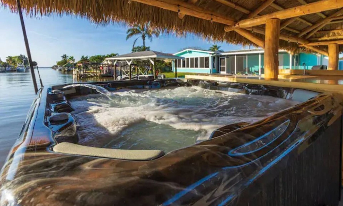 Venetian Way House | Tiki Key- Waterfront Tiki Hut and Hot Tub