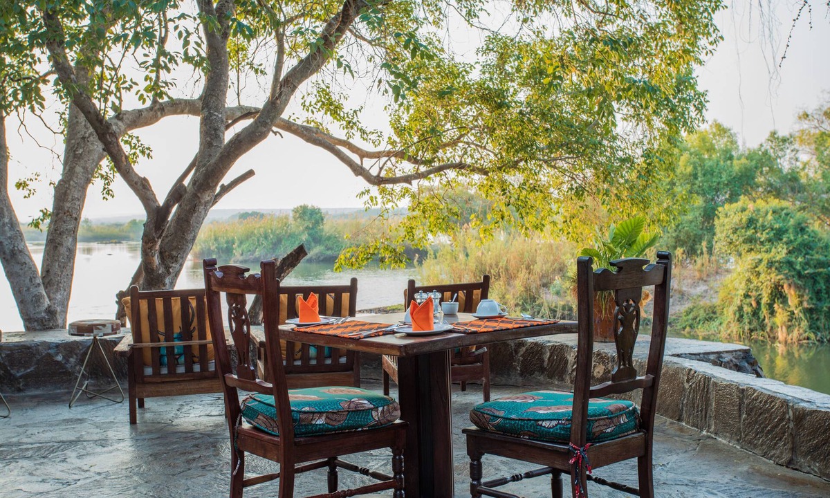Livingstone Cabin | Tintswalo Siankaba