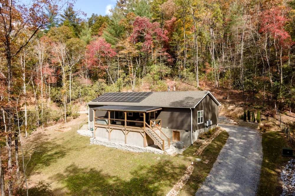 Asheville House | Tranquil Riverfront Retreat with Hot Tub near Waterfalls & Pisgah National Forest, Brevard NC