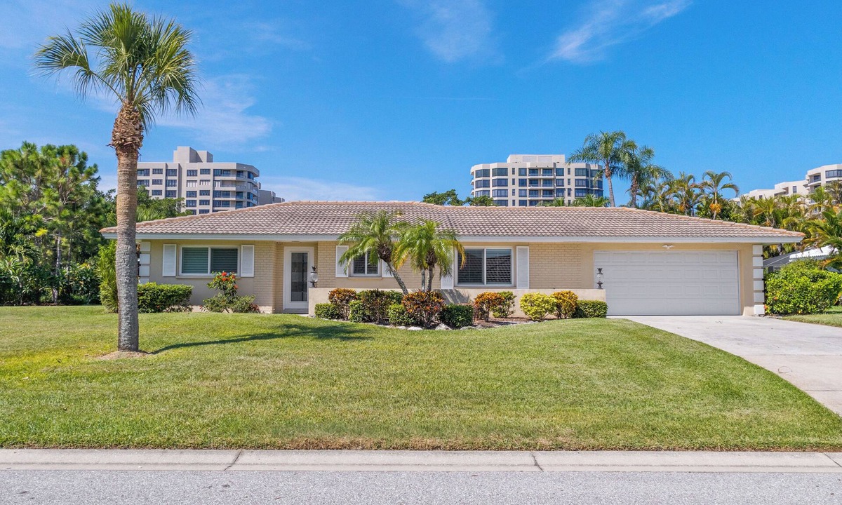 Longboat Key House | Tropical Escape–Private Pool Home Near the Sand Hy Tee on Longboat Key by RVA